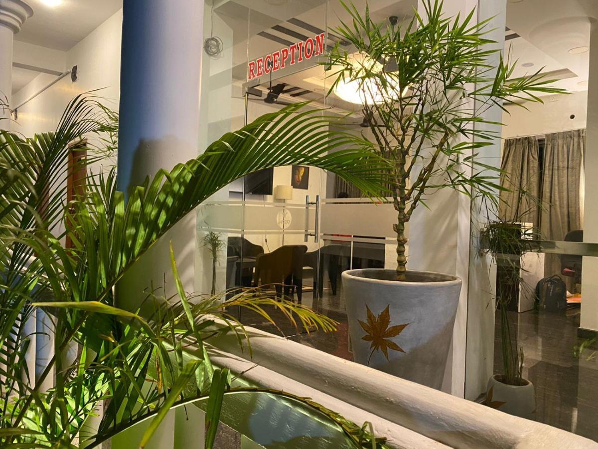 Le Poshe Beachview - Tie Hotels & Resorts Puduccseri Kültér fotó