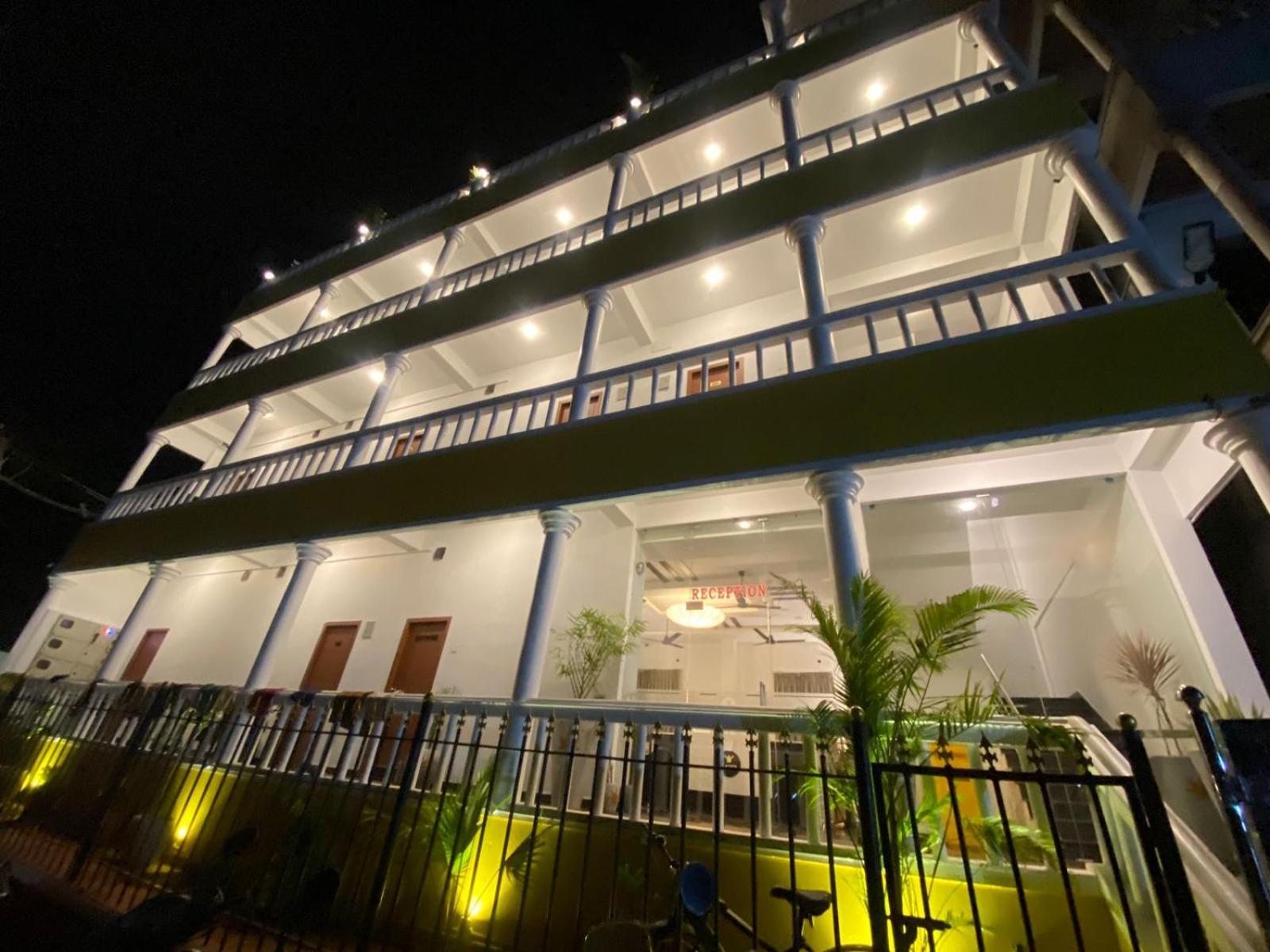 Le Poshe Beachview - Tie Hotels & Resorts Puduccseri Kültér fotó