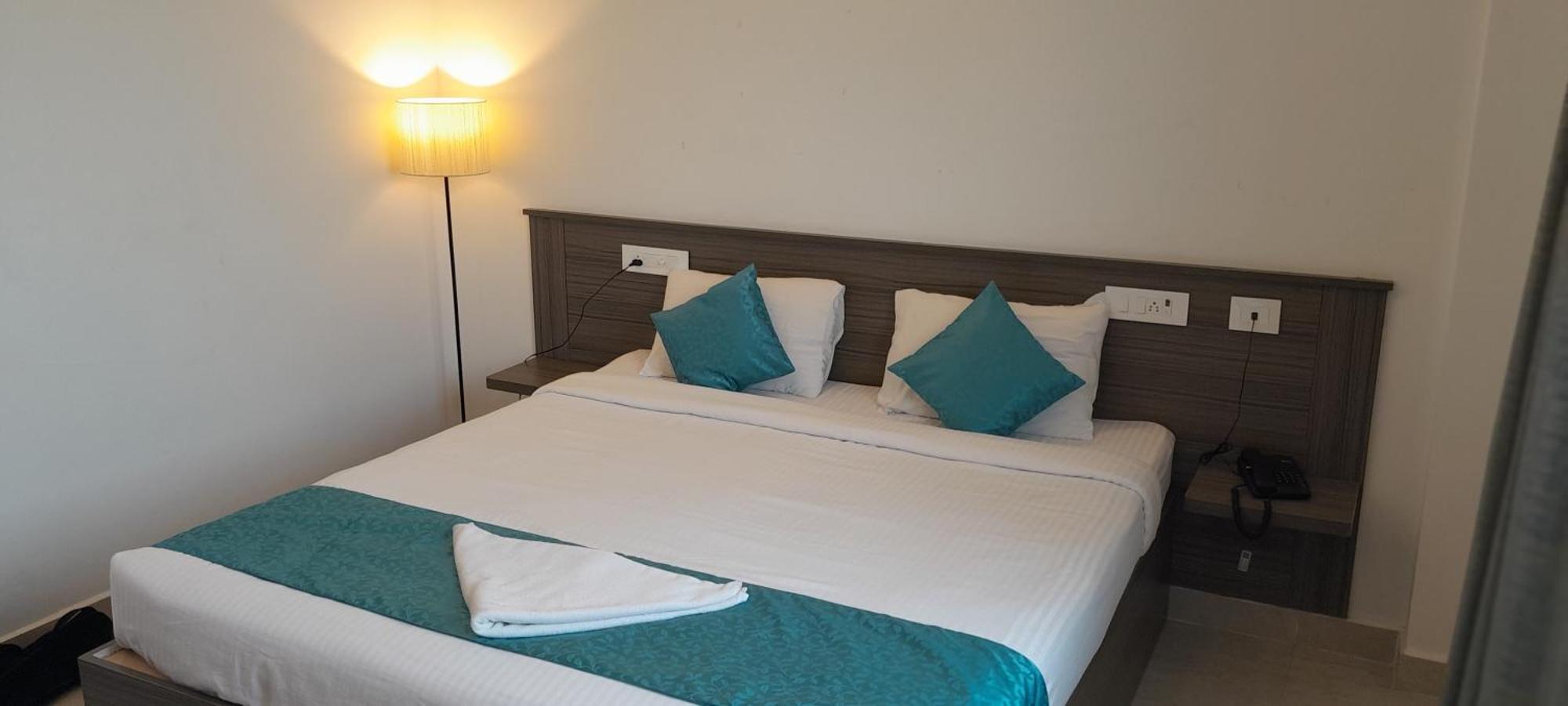 Le Poshe Beachview - Tie Hotels & Resorts Puduccseri Szoba fotó